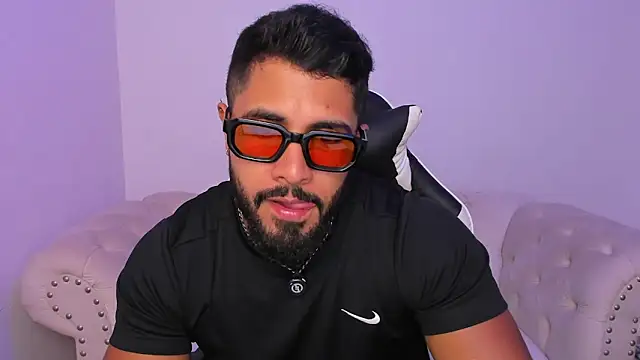 Santiago huntt online show from 03-31-26, 09:28