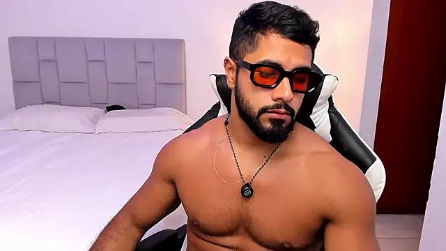 Santiago huntt online show from 04-09-26, 09:43