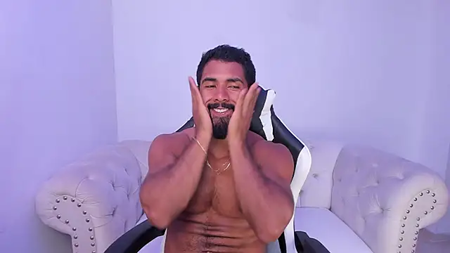 Snapshot of Santiago_huntt chatting on 10-22-25, 11:14 Santiago huntt online show from 10-22-25, 11:14