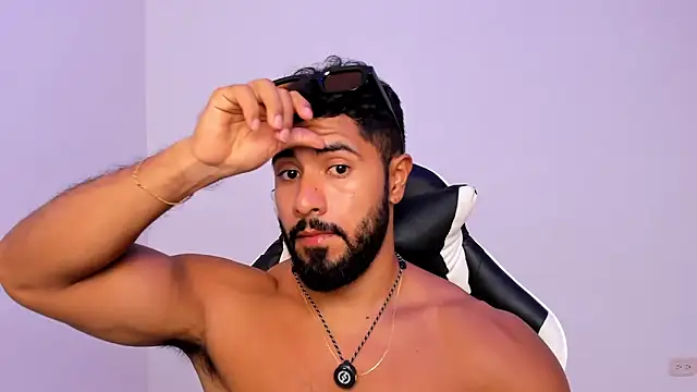 Santiago huntt online show from 04-06-26, 08:54