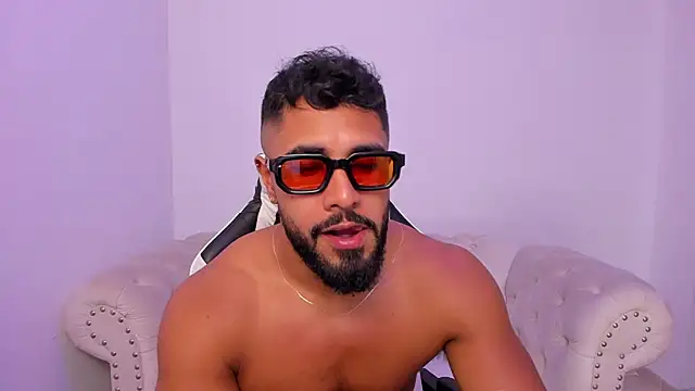 Santiago huntt online show from 03-18-26, 08:53