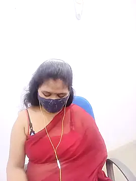 Snapshot of Lucky-Deepthi chatting on 02-21-25, 05:42 Lucky-Deepthi online show from 02-21-25, 05:42