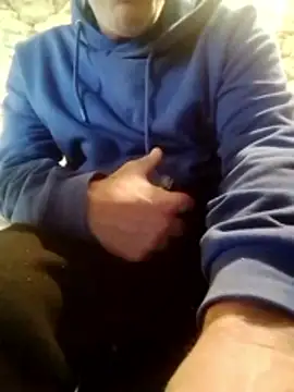 aigledauphin online show from 10-28-25, 01:32