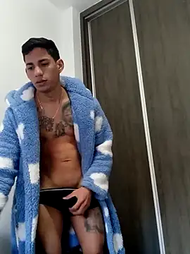 Snapshot of Mikeherz777 chatting on 01-28-25, 03:14 Mikeherz777 online show from 01-28-25, 03:14