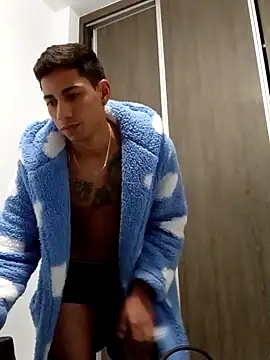 Snapshot of Mikeherz777 chatting on 01-29-25, 05:45 Mikeherz777 online show from 01-29-25, 05:45