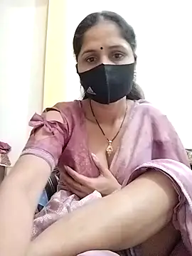 Snapshot of priyancyfun chatting on 03-18-25, 11:20 priyancyfun online show from 03-18-25, 11:20