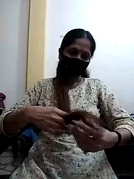 Snapshot of priyancyfun chatting on 03-18-25, 01:44 priyancyfun online show from 03-18-25, 01:44