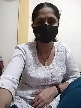 Snapshot of priyancyfun chatting on 03-13-25, 08:11 priyancyfun online show from 03-13-25, 08:11