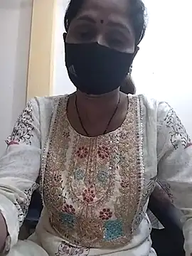 Snapshot of priyancyfun chatting on 03-11-25, 07:35 priyancyfun online show from 03-11-25, 07:35