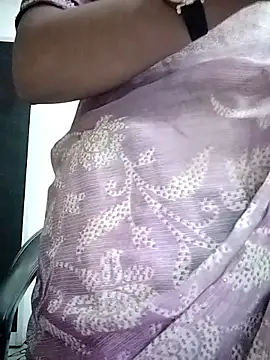 Snapshot of priyancyfun chatting on 10-10-25, 04:35 priyancyfun online show from 10-10-25, 04:35