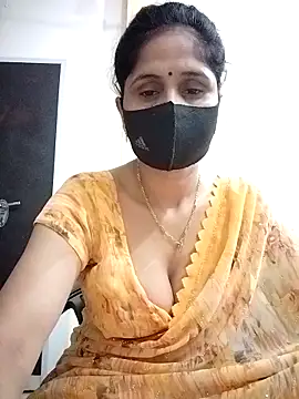 Snapshot of priyancyfun chatting on 10-28-25, 01:50 priyancyfun online show from 10-28-25, 01:50