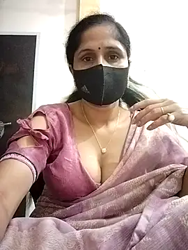 Snapshot of priyancyfun chatting on 10-06-25, 04:41 priyancyfun online show from 10-06-25, 04:41