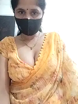 Snapshot of priyancyfun chatting on 10-28-25, 04:39 priyancyfun online show from 10-28-25, 04:39