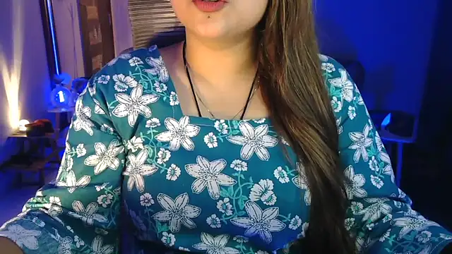 Snapshot of Mitikaa chatting on 05-24-26, 03:01 Mitikaa online show from 05-24-26, 03:01