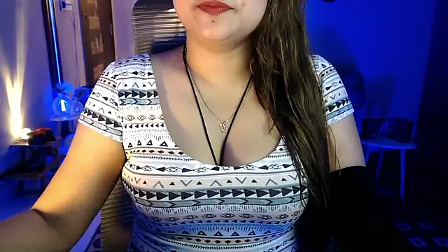 Snapshot of Mitikaa chatting on 05-21-26, 01:52 Mitikaa online show from 05-21-26, 01:52