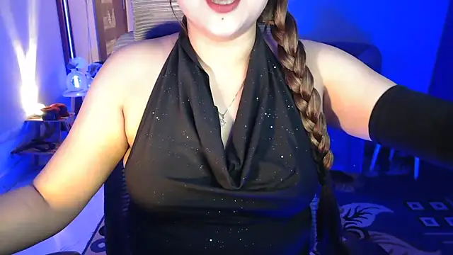 Snapshot of Mitikaa chatting on 05-17-26, 01:22 Mitikaa online show from 05-17-26, 01:22