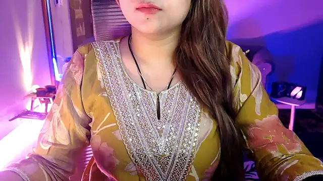 Snapshot of Mitikaa chatting on 06-02-26, 01:22 Mitikaa online show from 06-02-26, 01:22