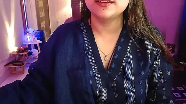 Snapshot of Mitikaa chatting on 05-09-26, 01:25 Mitikaa online show from 05-09-26, 01:25