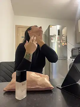 NNNoire online show from 11-26-25, 11:21