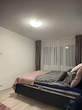 NNNoire online show from 12-19-25, 05:32