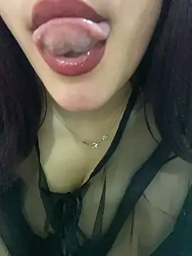 Snapshot of Maya_mimi chatting on 02-28-25, 04:42 Maya mimi online show from 02-28-25, 04:42