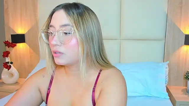 Snapshot of antonella_cutie_ chatting on 05-29-26, 02:12 antonella cutie online show from 05-29-26, 02:12