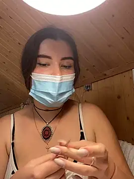 Snapshot of mewKate chatting on 06-17-26, 01:43 mewKate online show from 06-17-26, 01:43
