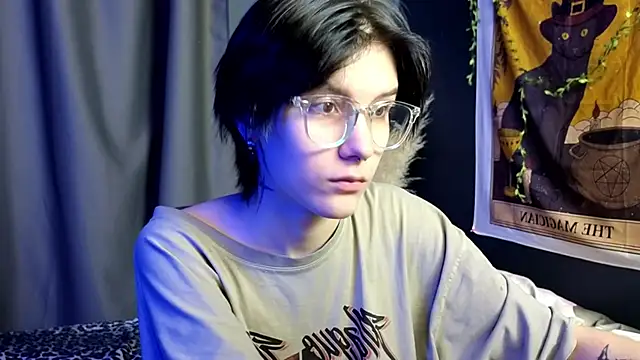 Hyeon Jin online show from 02-02-25, 08:41