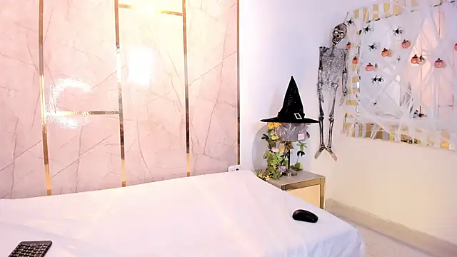 TylerBloom online show from 10-27-25, 01:23