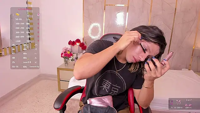 Snapshot of TylerBloom chatting on 01-16-26, 02:43 TylerBloom online show from 01-16-26, 02:43