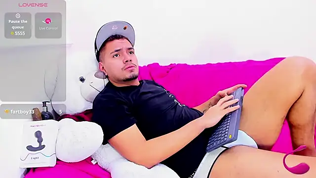 EnriquevillaF online show from 03-17-25, 04:22
