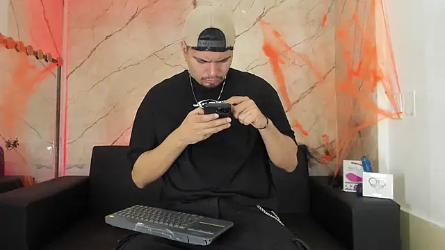 EnriquevillaF online show from 10-22-25, 12:48