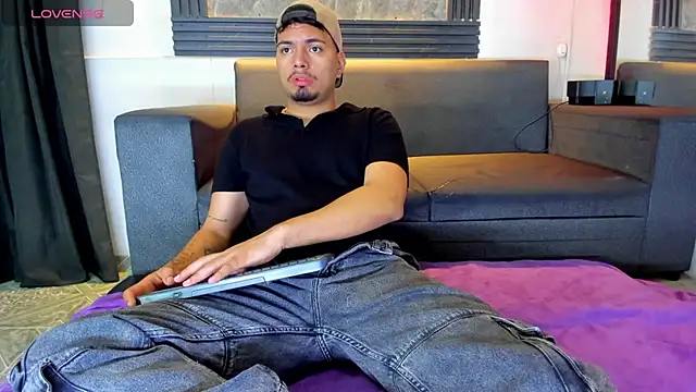 EnriquevillaF online show from 10-12-25, 01:01