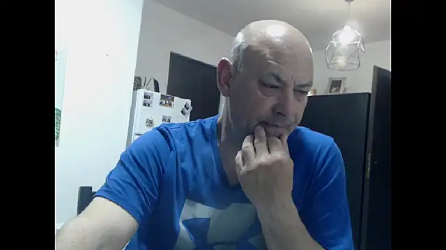 adryanyou46 online show from 04-23-26, 07:04