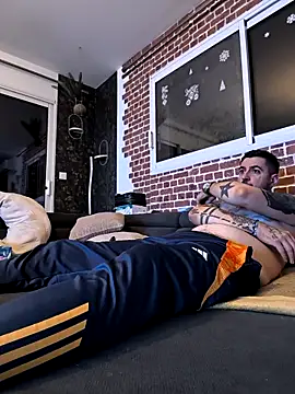 thefrenchkiss25 online show from 03-09-26, 08:45