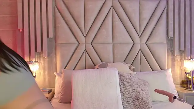 MilaRux online show from 12-04-25, 07:13