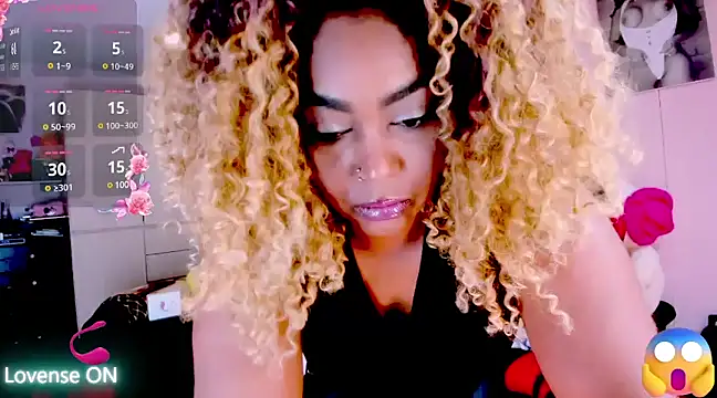 Snapshot of Aliana_Ross chatting on 03-11-25, 11:12 Aliana Ross online show from 03-11-25, 11:12