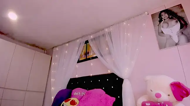 Snapshot of Aliana_Ross chatting on 03-01-25, 11:50 Aliana Ross online show from 03-01-25, 11:50