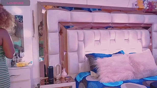 Snapshot of Aliana_Ross chatting on 11-12-25, 07:23 Aliana Ross online show from 11-12-25, 07:23