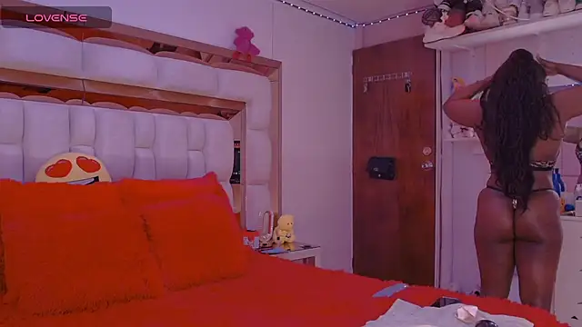 Snapshot of Aliana_Ross chatting on 09-11-25, 09:20 Aliana Ross online show from 09-11-25, 09:20