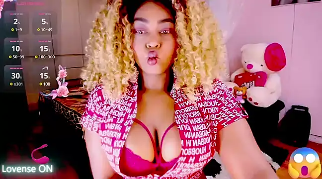 Snapshot of Aliana_Ross chatting on 03-06-25, 08:41 Aliana Ross online show from 03-06-25, 08:41