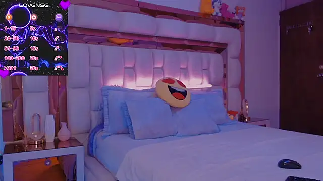 Snapshot of Aliana_Ross chatting on 10-04-25, 08:16 Aliana Ross online show from 10-04-25, 08:16