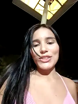 Snapshot of the_queen_of_street chatting on 10-22-25, 04:34 the queen of street online show from 10-22-25, 04:34