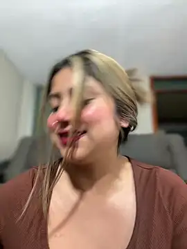 Snapshot of Adrianisx chatting on 02-13-26, 04:34 Adrianisx online show from 02-13-26, 04:34