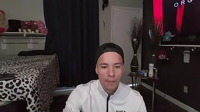 azzel19 online show from 01-06-25, 08:18