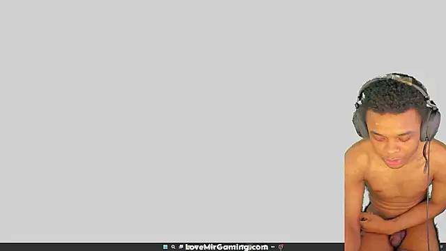 Snapshot of lovemirgaming chatting on 03-27-26, 10:11 lovemirgaming online show from 03-27-26, 10:11