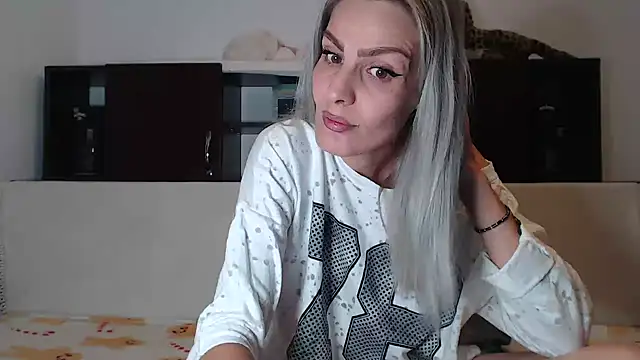 AshlineKatte online show from 10-22-25, 05:01