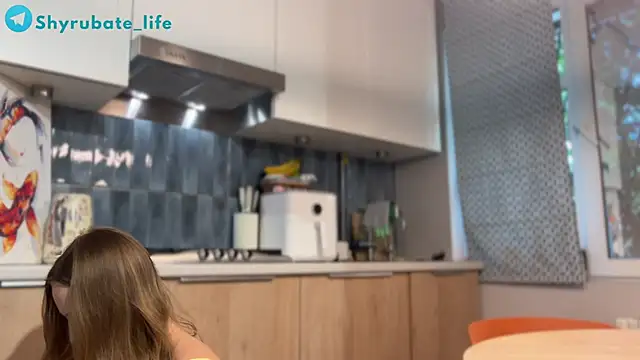 Snapshot of Shyrubate chatting on 06-17-26, 06:46 Shyrubate online show from 06-17-26, 06:46