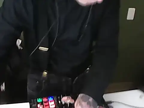 justthetip4209 online show from 03-11-25, 01:45