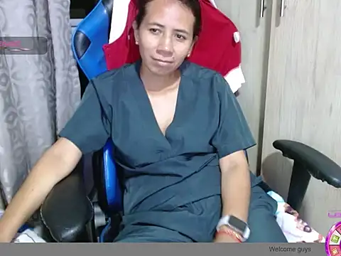 Danielagomez33 online show from 04-11-26, 12:40